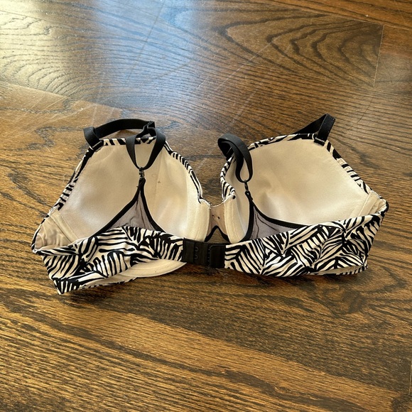 Victoria's Secret Monochrome Animal Print Bra - Picture 3 of 5